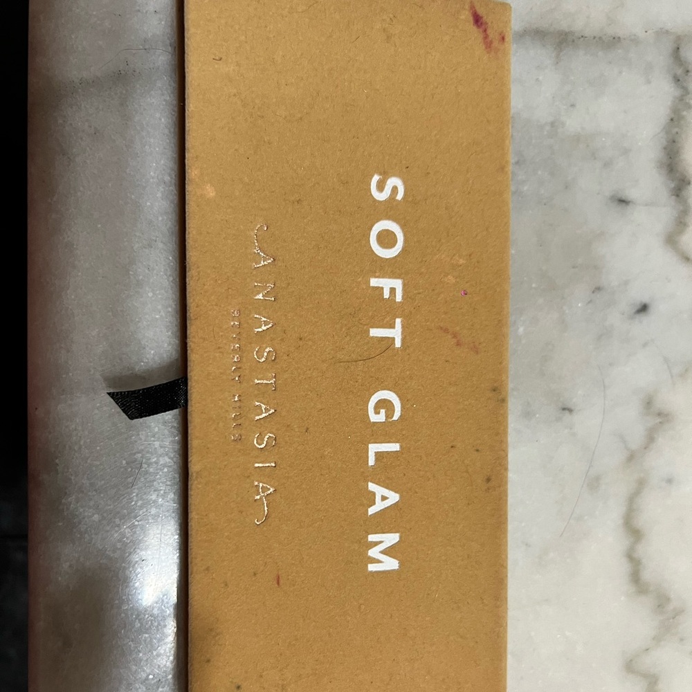 Anastasia Nirvana Soft Glam palette
